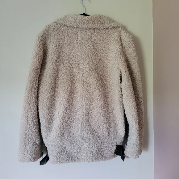 Zara Contrasting Faux Fur Shearling Jacket - Picture 6 of 13